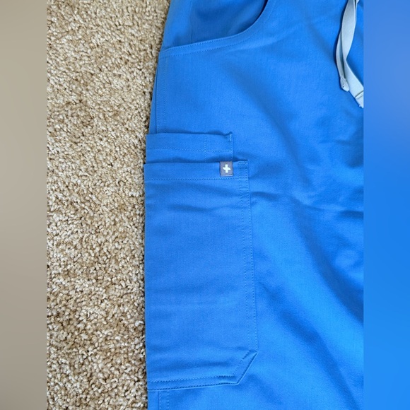 Women’s FIGS Technical Light Blue Scrub Bottoms - Picture 4 of 9